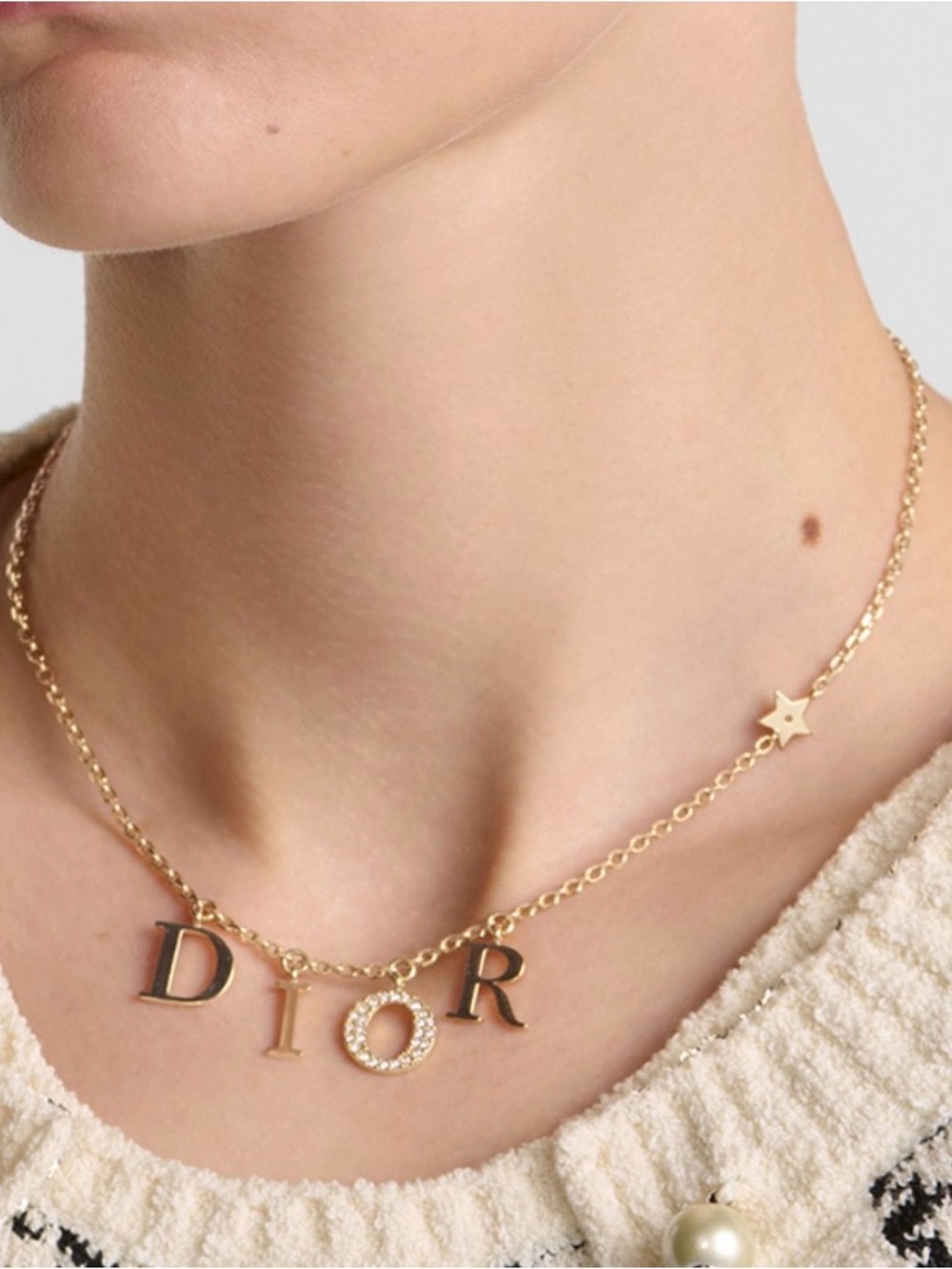 Dior Evolution Necklace New in box with bag (no tag) - Picture 5 of 6
